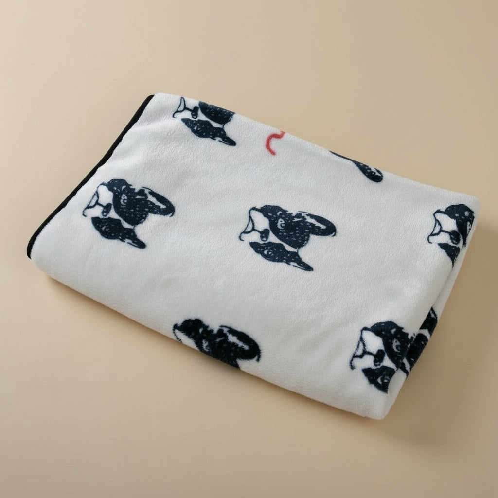 Soft Fleece Pet Blanket – Lightweight, Non-Slip & Washable