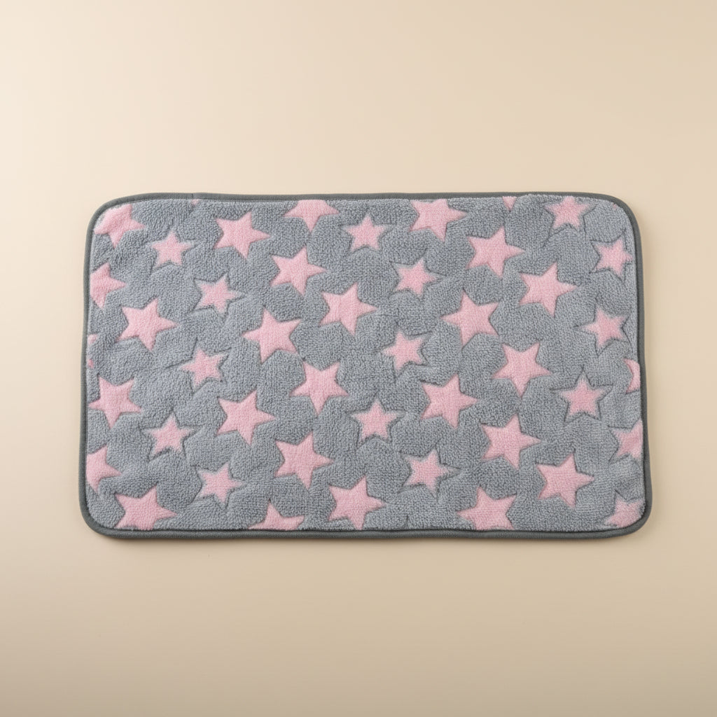 Soft Fleece Pet Blanket – Lightweight, Non-Slip & Washable