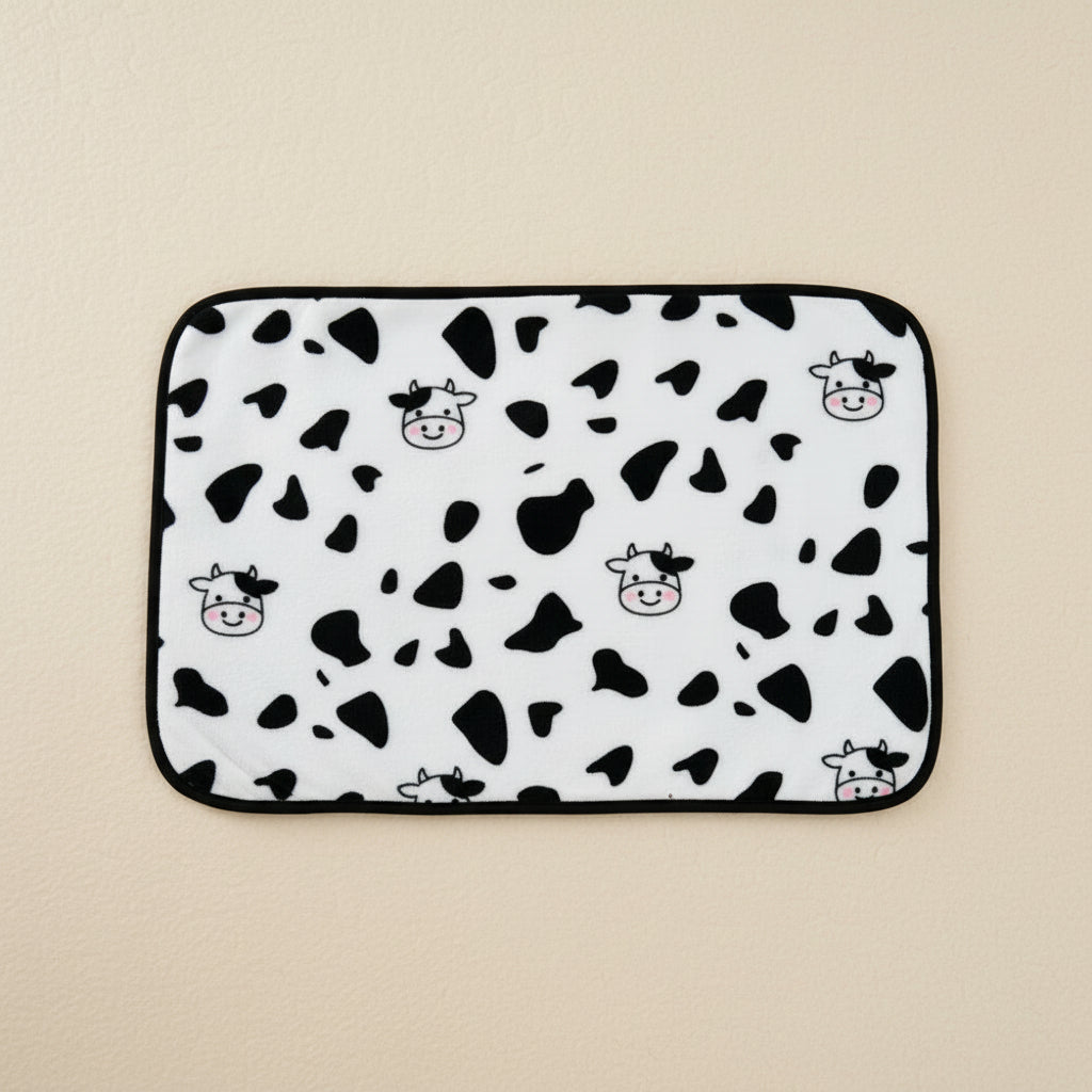 Soft Fleece Pet Blanket – Lightweight, Non-Slip & Washable